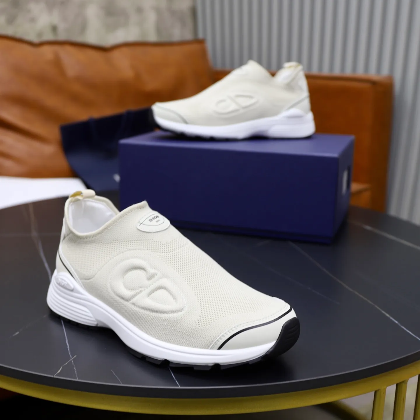 Men's shoes: 520💰Dior Dior B30 latest hot model shipped, original 1:1 manufacturing ▪️ Fabric: Original custom fly woven ▪️ Lining: Imported breathable mesh ▪️ Sole: Original molded non-slip outsole ▪️ Size: 38-46 (45, 46 custom-made, non-refundable)